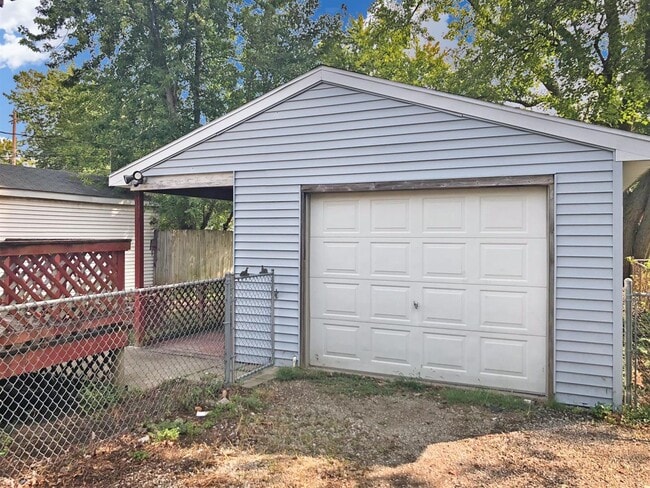 Building Photo - Yardwork & Play: Rent this 'Workshop Wonde...