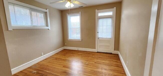 Foto del edificio - Bright & Spacious 2-Bedroom Apartment with Private Outdoor Space