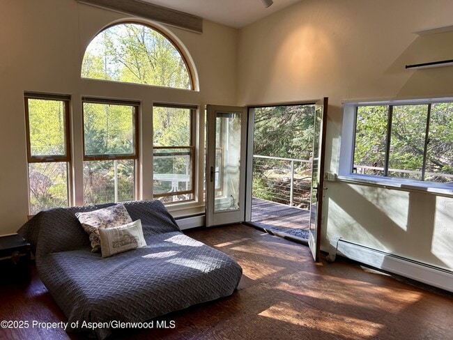 Building Photo - 410 N Mill St