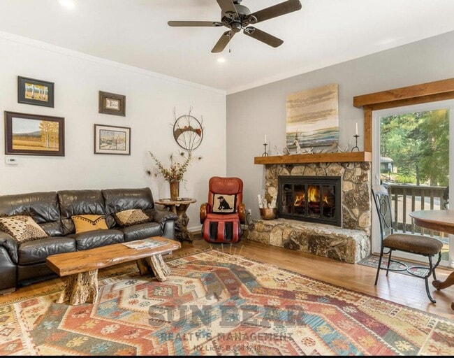 Foto del edificio - Adorable 2 Bedroom - 1 Dog Friendly upon approval!!! - Just Reduced!