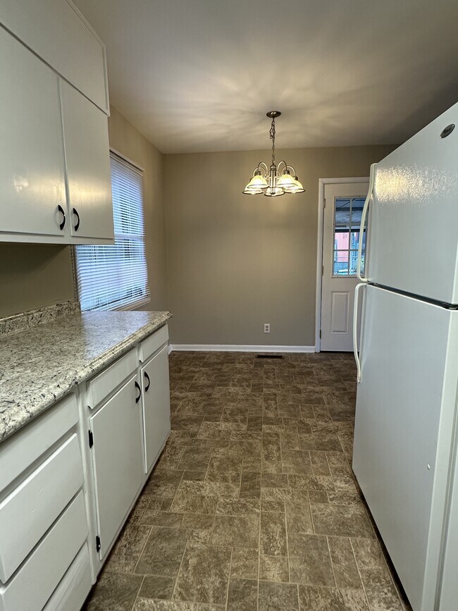 Foto del edificio - 356 Elizabeth Cir