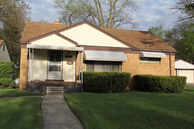 Building Photo - 21131 Ridgedale St