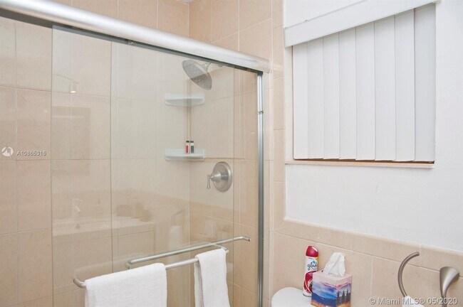 Foto del edificio - 253  172nd St  023 Sunny Isles Beach Fl 33160