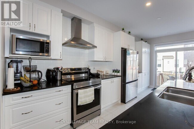 Photo du bâtiment - 1021 Cottontail Walk