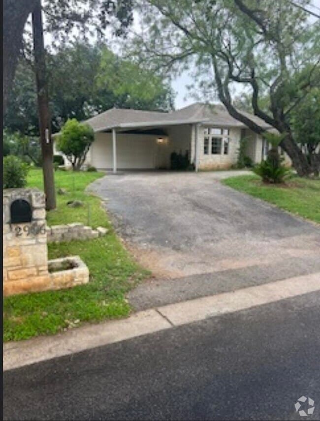 Building Photo - 2906 Blue Lake Dr