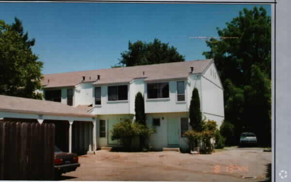 Building Photo - 428 East St