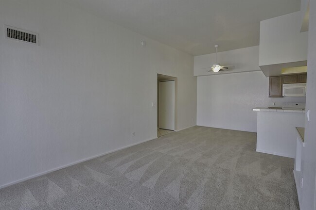 Building Photo - 7916 E Colette Cir