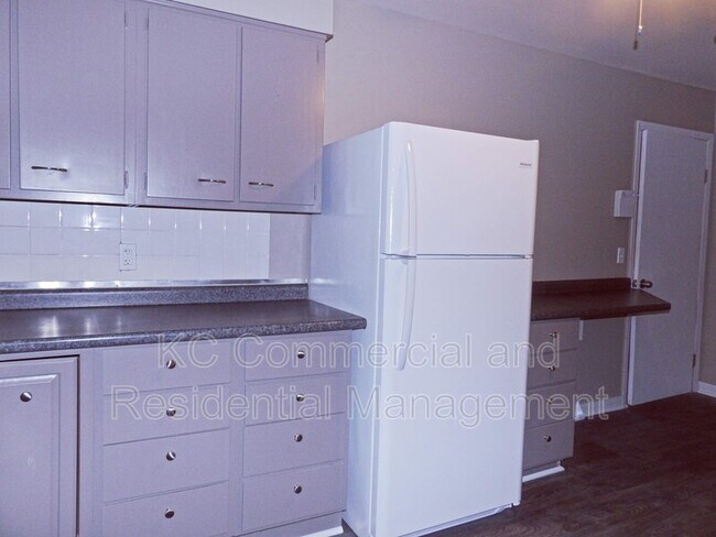 Building Photo - 4601 NE 37th St