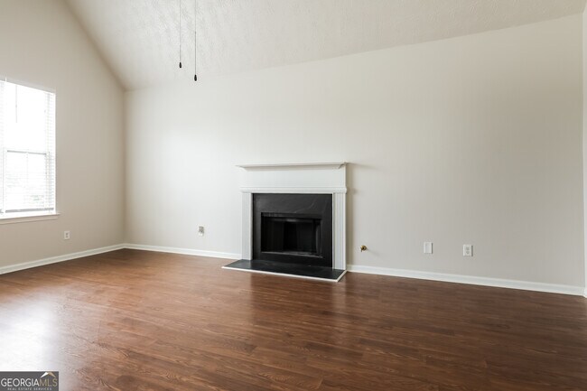 Building Photo - 2041 Gates Ct