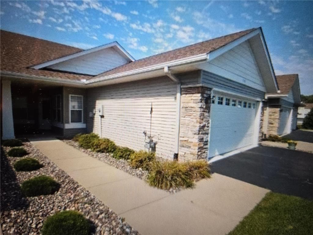 Foto principal - 7445 Timber Crest Dr S