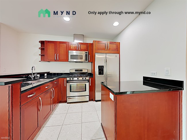 Building Photo - 2 br, 1 bath  - 4525 Dean Martin Dr Unit 403
