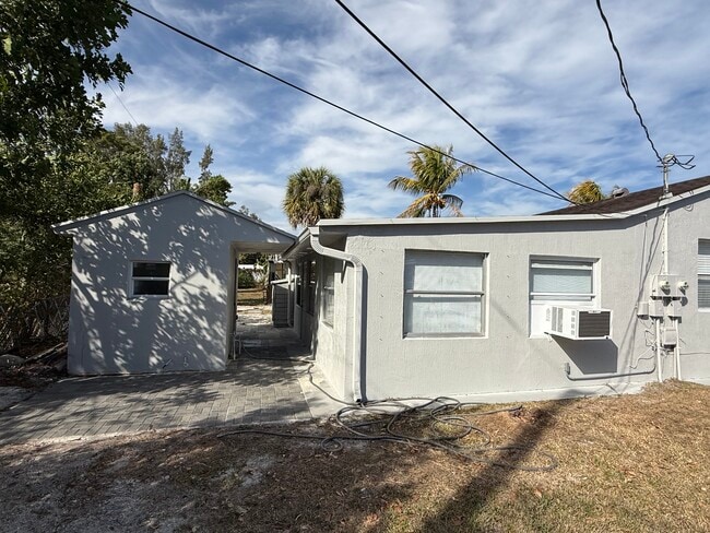 Building Photo - 1539 Magnolia Dr