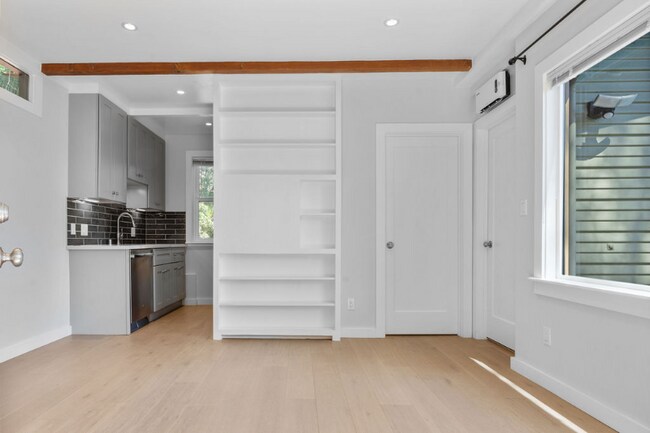 Foto del edificio - 165 Beacon St