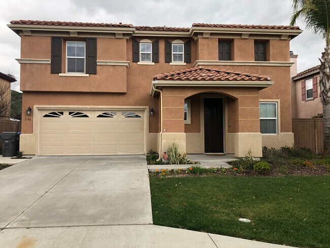 Foto del edificio - 4Bd/2.5 Ba Home with incredible views of Hubbert Lake! Call for details or to schedule showing!