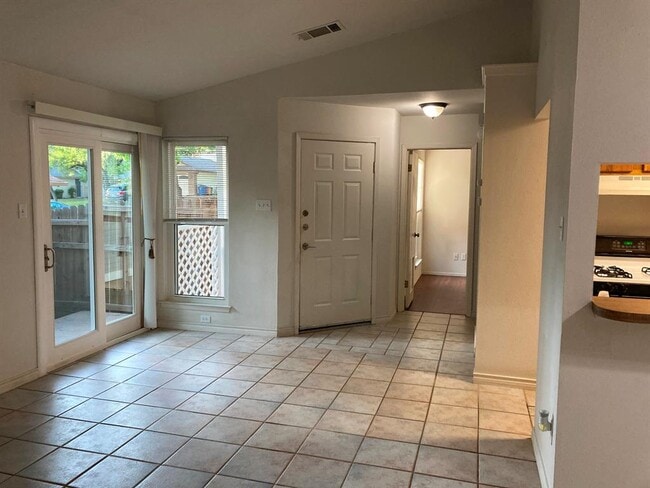Foto del edificio - 4507 Brown Bark Pl