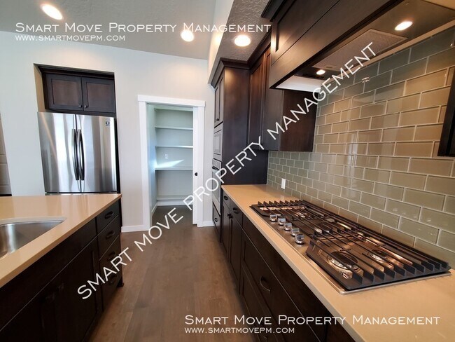 Foto del edificio - 2271 E Mendota Dr