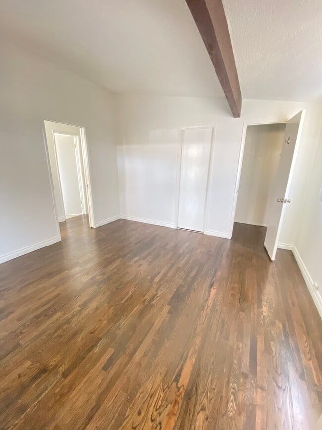 Building Photo - 14440 S Budlong Ave