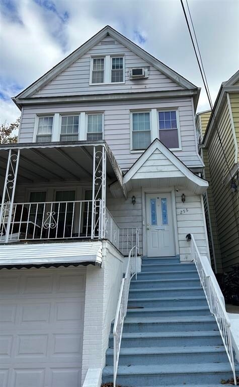 Primary Photo - 256 Avenue B