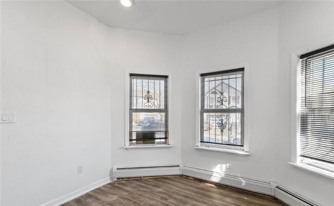 Foto del edificio - 27 Winans Ave