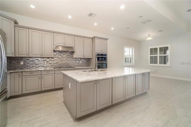 Foto del edificio - 10463 Royal Cypress Way