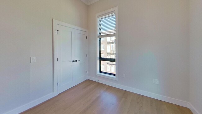 Building Photo - Modern 2 Bed / 2 Bath in Allston – W/D in Unit – 845 Sq Ft – 9/1