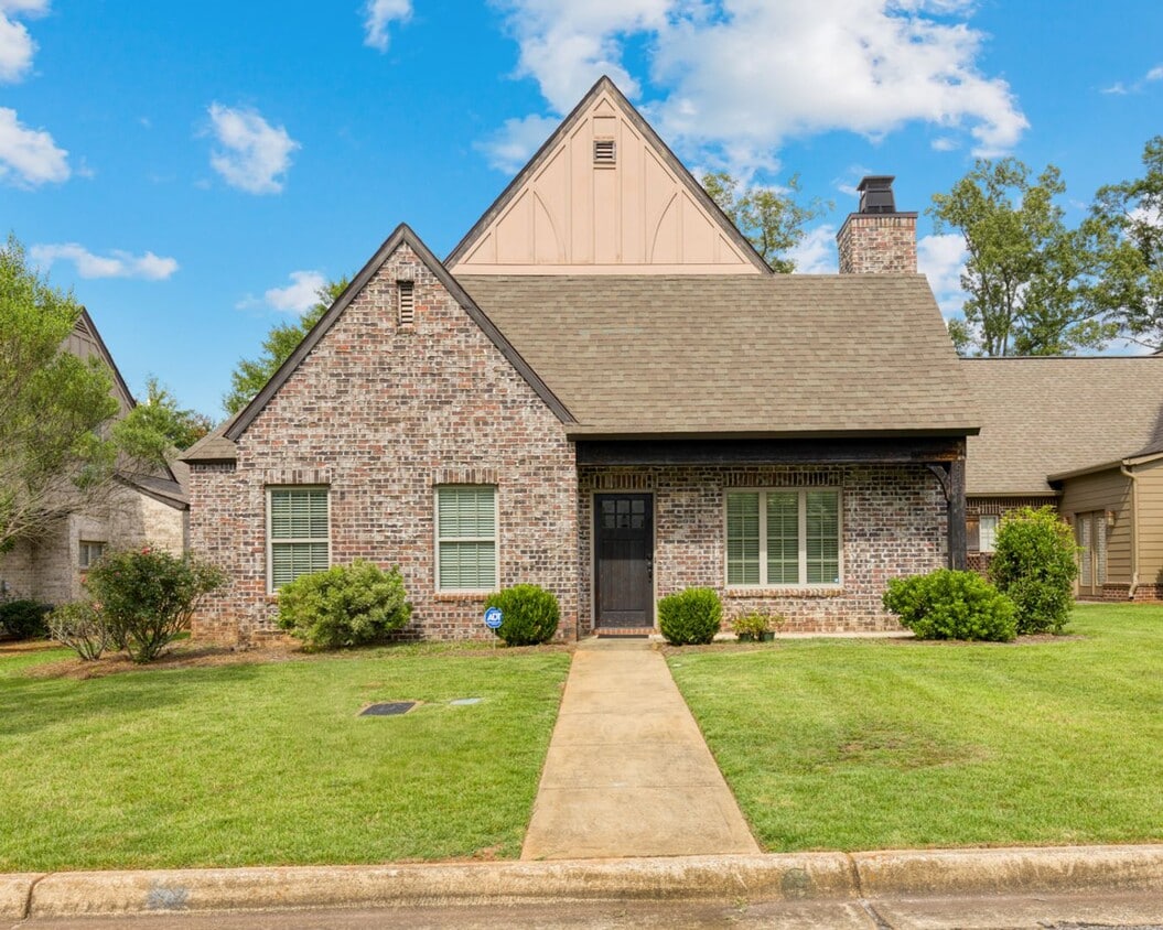 Rosemary Gate Townhome For Rent - Rosemary Gate Townhome For Rent