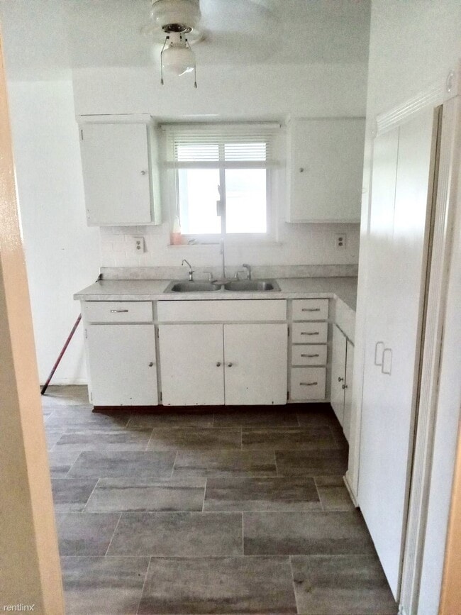 Building Photo - 3 br, 1 bath House - 5348 Farmhill Rd