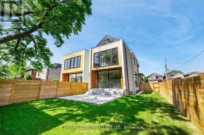 Photo du bâtiment - 739 Ebony Ave