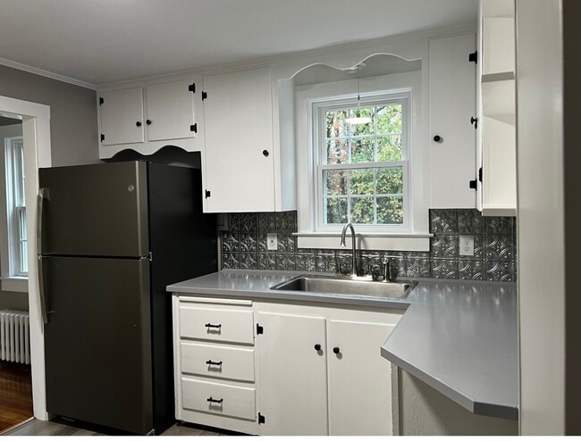 Building Photo - 84 Milton Rd