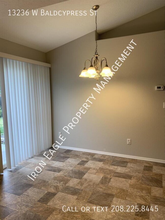Building Photo - 13236 W Baldcypress St