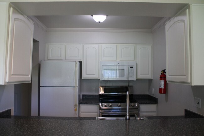Building Photo - Cozy 1 Bedroom Apartment in Heart of Fort ...