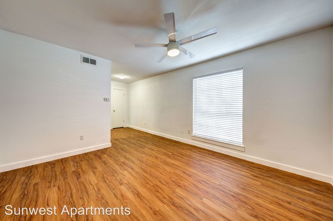 Interior Photo - Sunwest 404 & 502