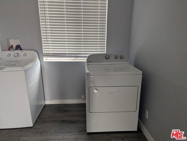 Photo - 901 W 64th St Apartment