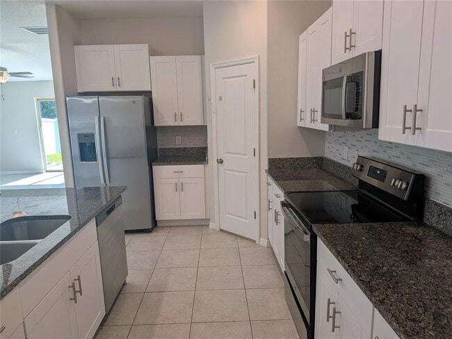 Building Photo - 446 Argyll Dr