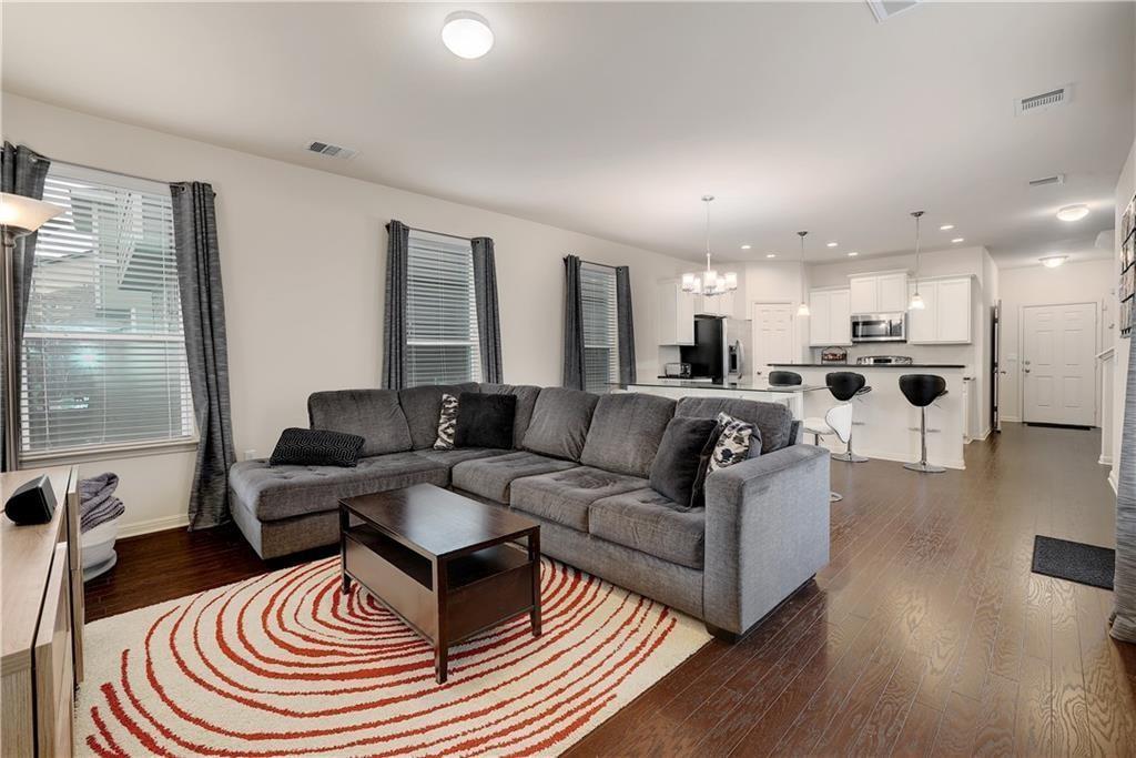 Foto del edificio - 18410 Mammoth Cave Blvd