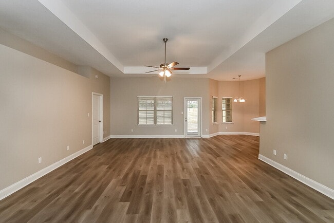 Building Photo - 8679 Courtly Cir S