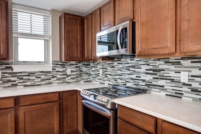 Building Photo - 525 W Lafayette Blvd