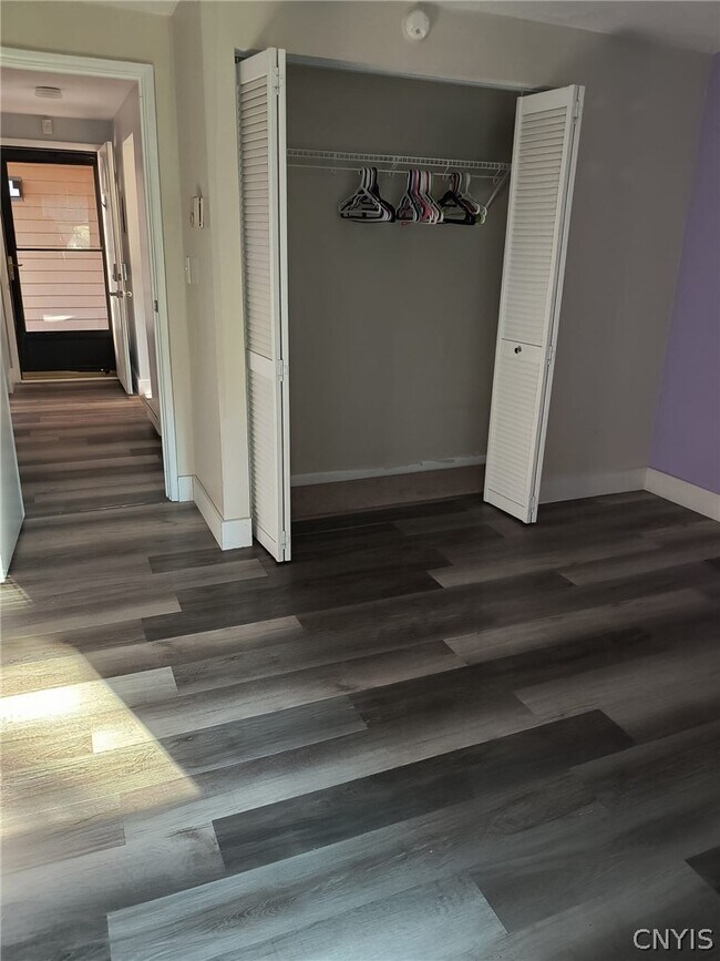 Foto del edificio - 471 Idlewood Blvd