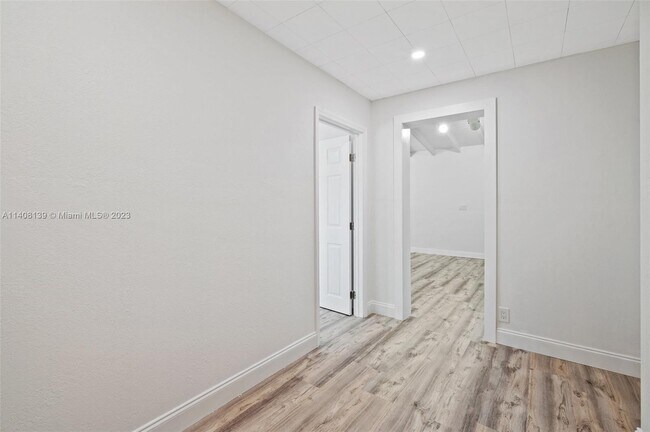 Building Photo - 1201 Obispo Ave