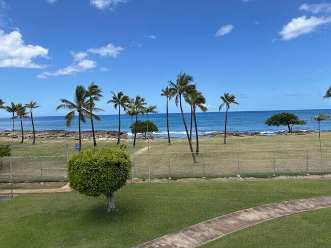 Building Photo - MAKAHA SURFSIDE