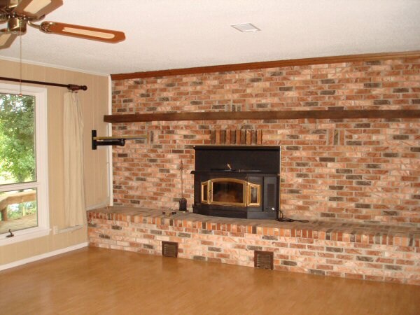 Building Photo - 528 Riverview Dr