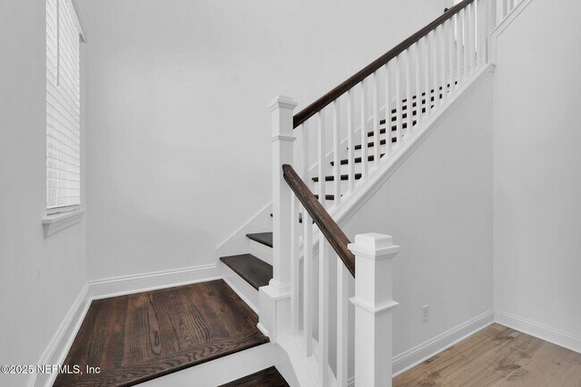 Foto del edificio - 299 Blue Hampton Dr