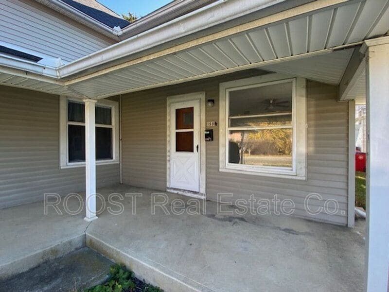 Primary Photo - 1-198 1/2 E High St