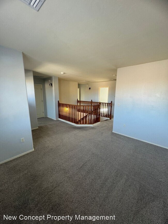 Building Photo - 5 br, 3 bath House - 7995 W. Sunfire Dr