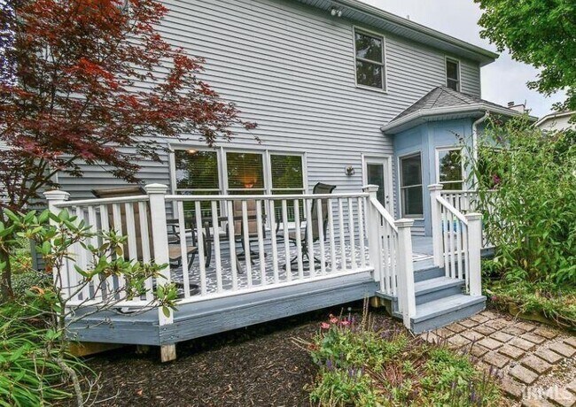 Building Photo - 1853 Blackbird Ct