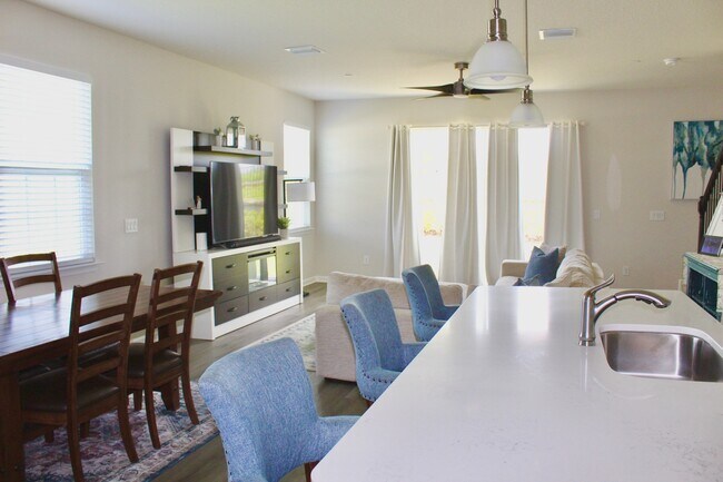 Foto del edificio - 1947 Holden Ridge Ln