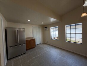 Building Photo - 8430 Holiday Ln