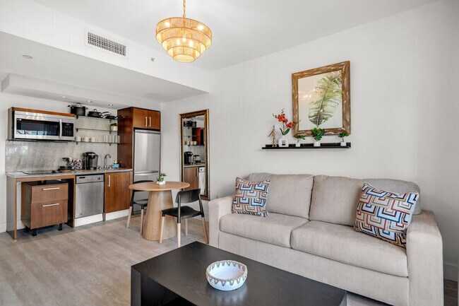Building Photo - 1052 Ocean Dr