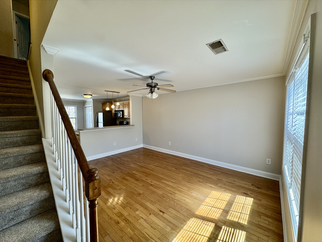 Building Photo - 105 Whitehead Rd
