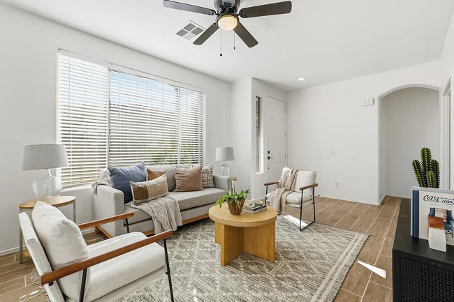 Building Photo - 5185 S Eileen Dr